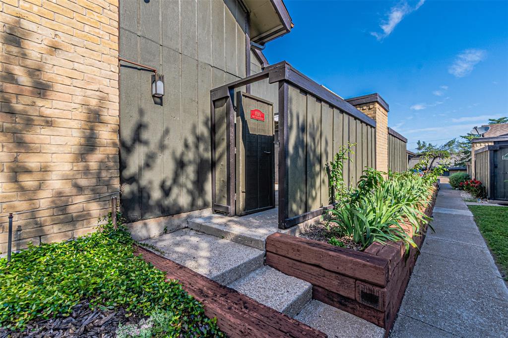 Country Creek Condo - Residential