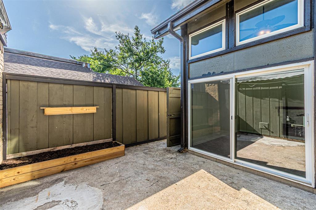 Country Creek Condo - Residential