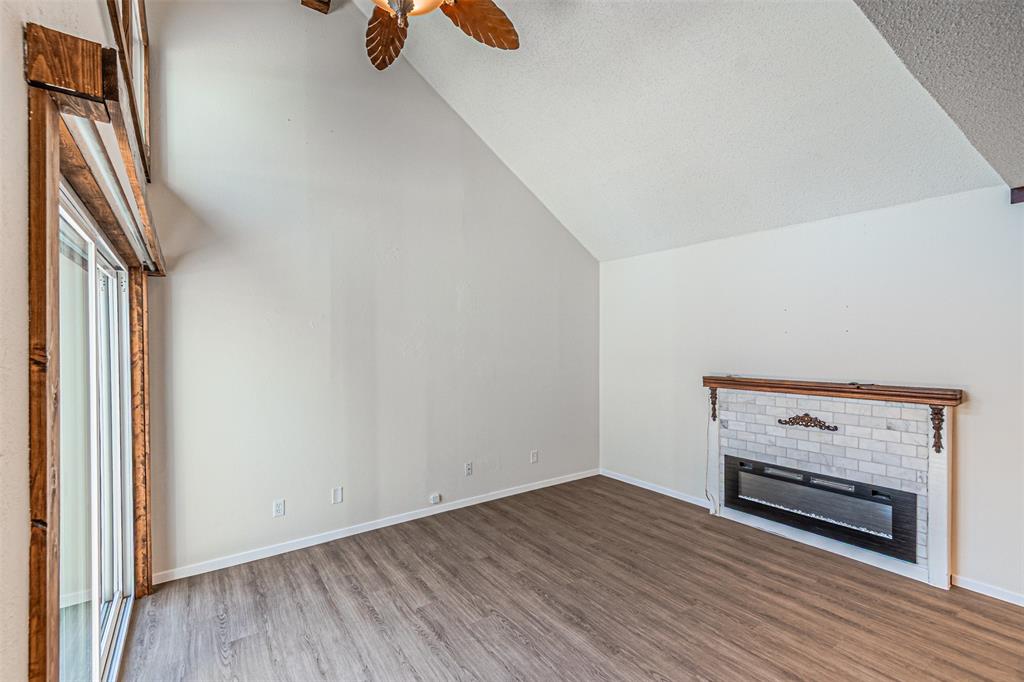 Country Creek Condo - Residential