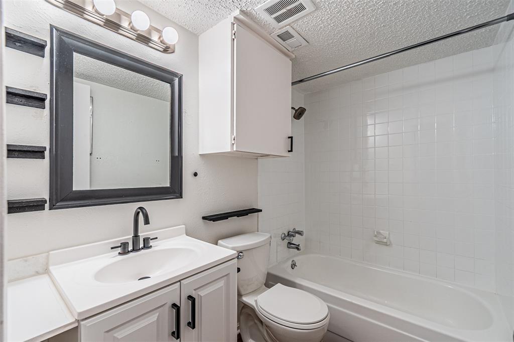 Country Creek Condo - Residential