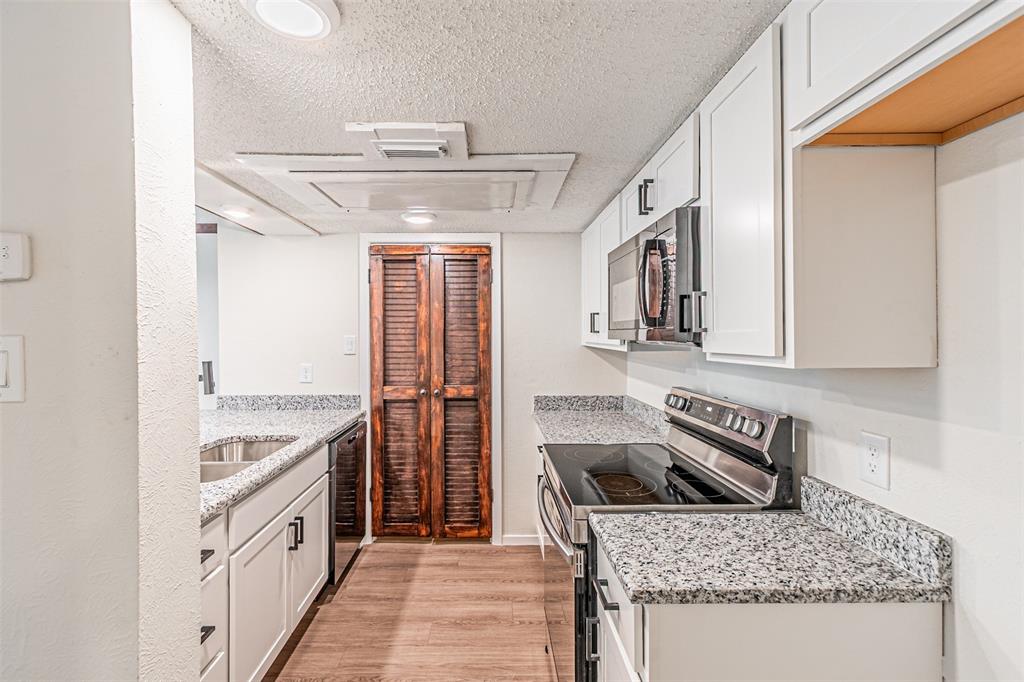 Country Creek Condo - Residential