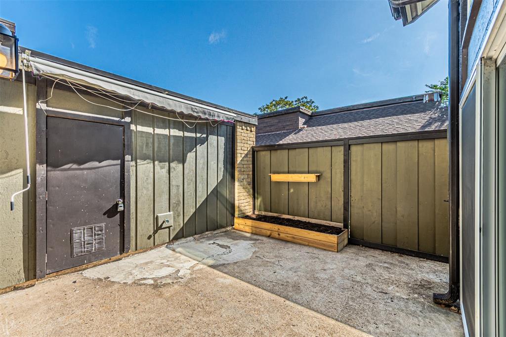 Country Creek Condo - Residential
