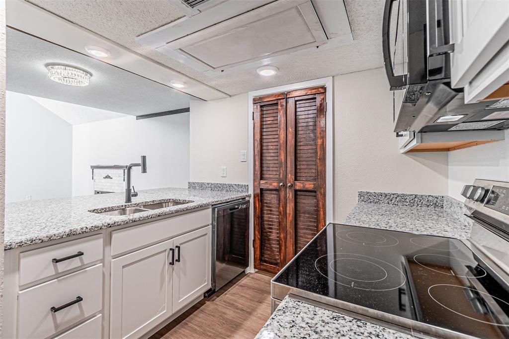Country Creek Condo - Residential