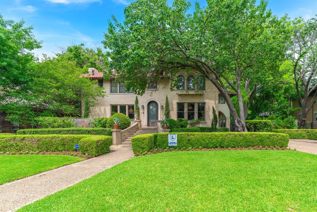 Situated on an expansive .75-acre lot, this beautiful, distinguished home underwent meticulous remodeling in 2018. Featuring four bedrooms, three full and one half bathrooms, elegant formal living and dining areas, a beautifully paneled library, a spacious great room, and a chef's kitchen. The luxurious master suite seamlessly connects to a second-floor outdoor party terrace, providing scenic views of the oversized pool. So many more additional features and amenities make this a truly exceptional home!