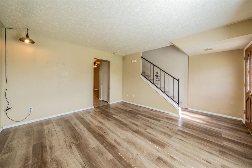 Mountain Creek Twnhs - Residential