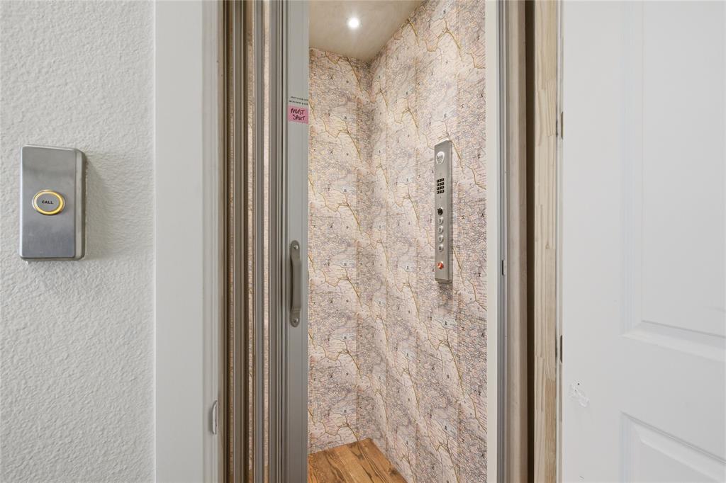 Lexington Place - Residential