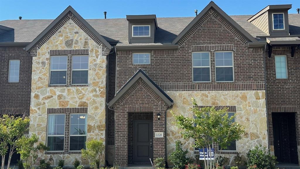 New! Adorable Townhome! Three bedrooms, two full baths, guest powder bath and nice loft. Home includes, island kitchen, granite counters throughout, LED lighting, professionally engineered post tension foundation, and so much more!
Liberty Crossing is a master-planned community including single-family homes and townhomes. The community benefits from easy access to Downtown Royse City and a plethora of places to eat and shop! Find a home just right for you and your family.