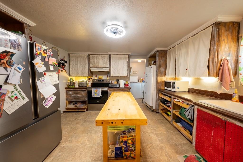 A0991 PERRY J H; & MH - Residential