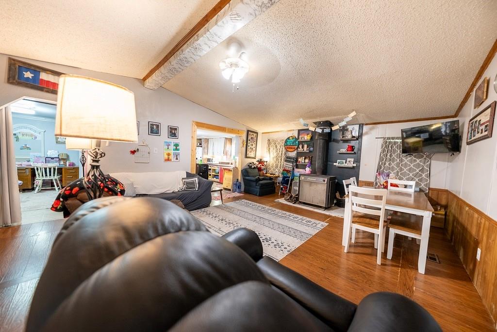 A0991 PERRY J H; & MH - Residential