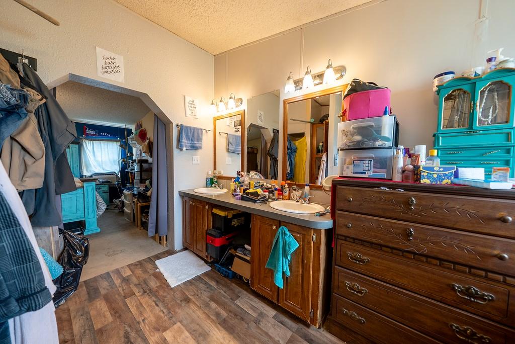 A0991 PERRY J H; & MH - Residential