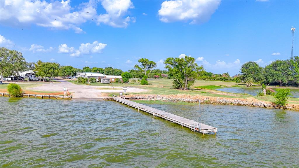 Pelican Isle - Land