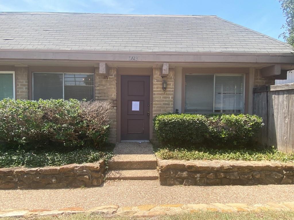 Inviting one-story condo for lease offers a spacious and well-designed layout, perfect for a relaxed lifestyle. Inside this 3-bedroom, 2-bathroom home, you'll find 1150 square feet of living space. Master bedroom features walk-in closet, providing ample storage for your belongings. Kitchen is a chef's delight with plenty of cabinet space and comes fully equipped with a refrigerator, dishwasher, microwave, and electric range. Step outside to your own fenced backyard, perfect for outdoor gatherings and enjoying the fresh air. When you're ready to cool off, take advantage of the community swimming pool, a delightful amenity to beat the Texas heat. This condo includes a washer and dryer for your convenience, making laundry day a breeze. Irving ISD.

SUBMIT A RENTAL APPLICATION and READ RENTAL CRITERIA: Please see private remarks for more info about submitting a rental application and to read our rental criteria.