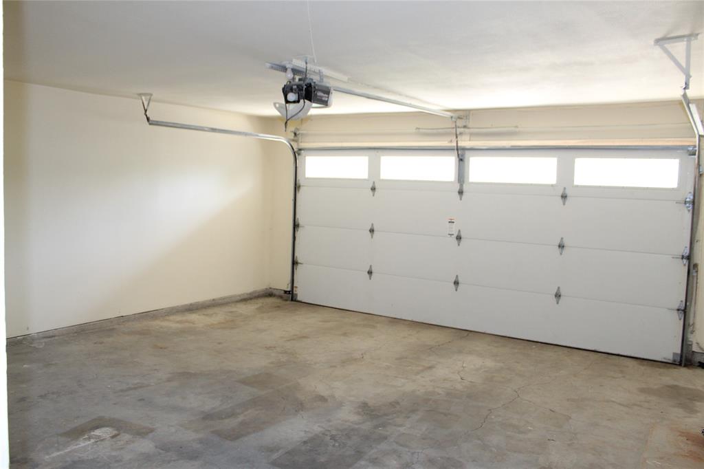 International Estates - Residential Lease