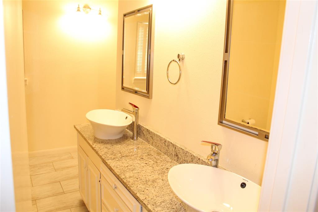 International Estates - Residential Lease