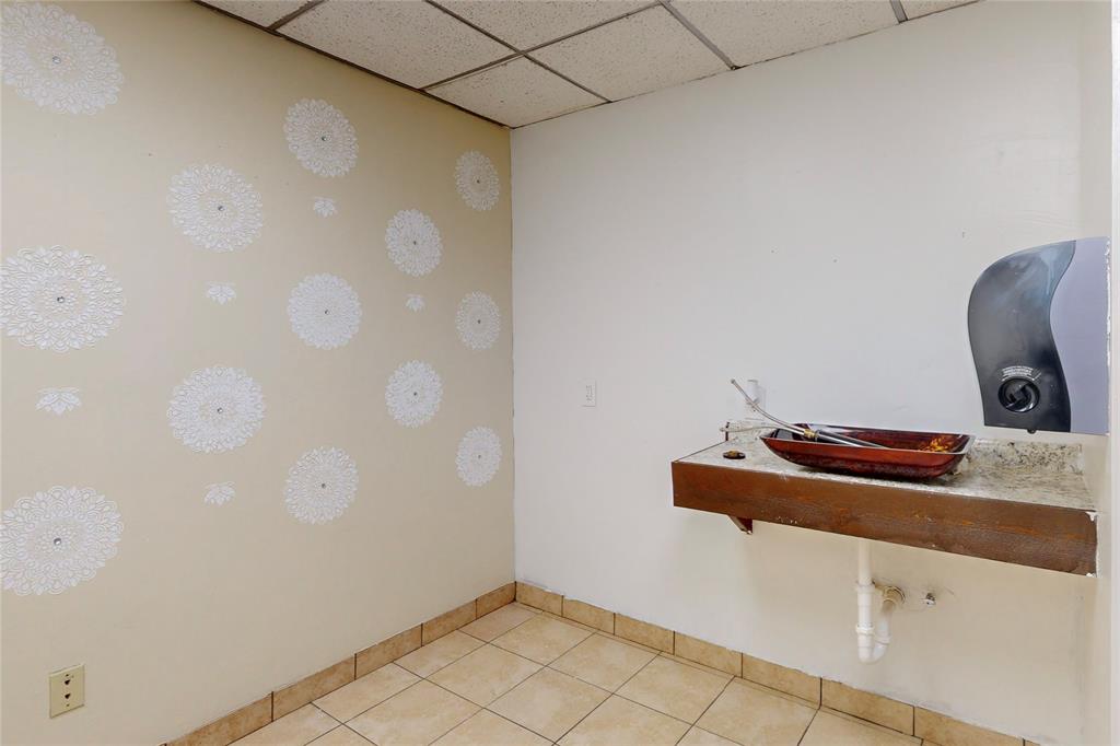 Pecan Oaks Sc Beltline-Guthrie - Commercial Lease