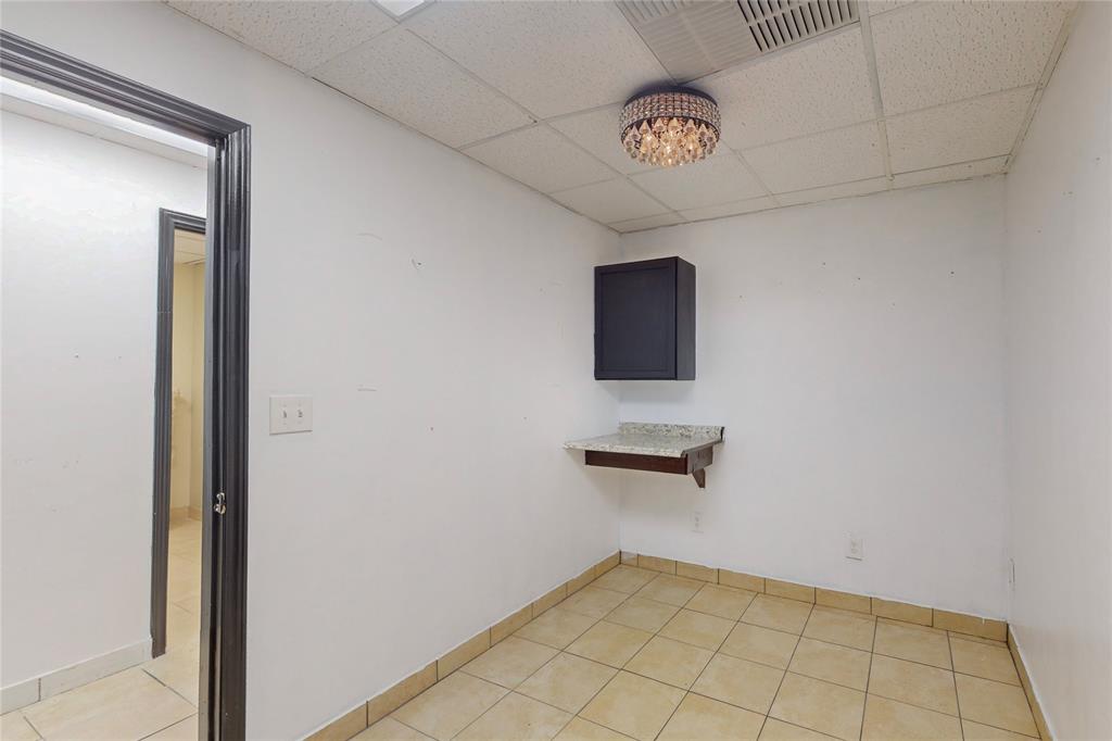 Pecan Oaks Sc Beltline-Guthrie - Commercial Lease