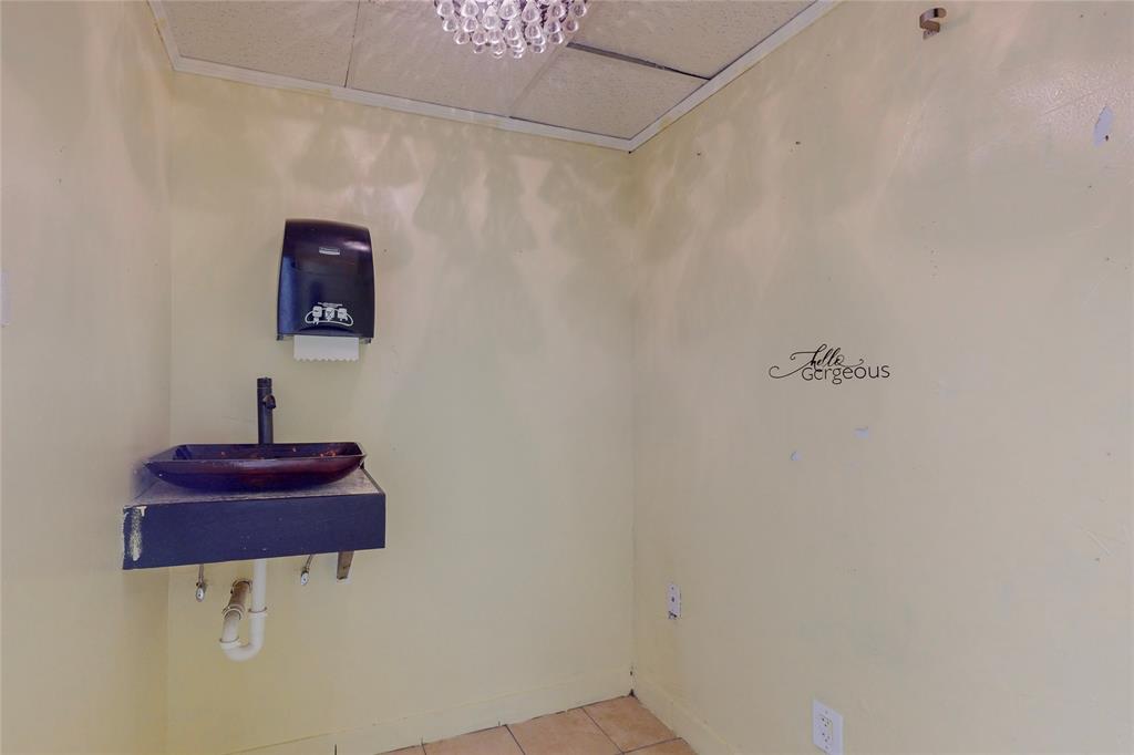 Pecan Oaks Sc Beltline-Guthrie - Commercial Lease