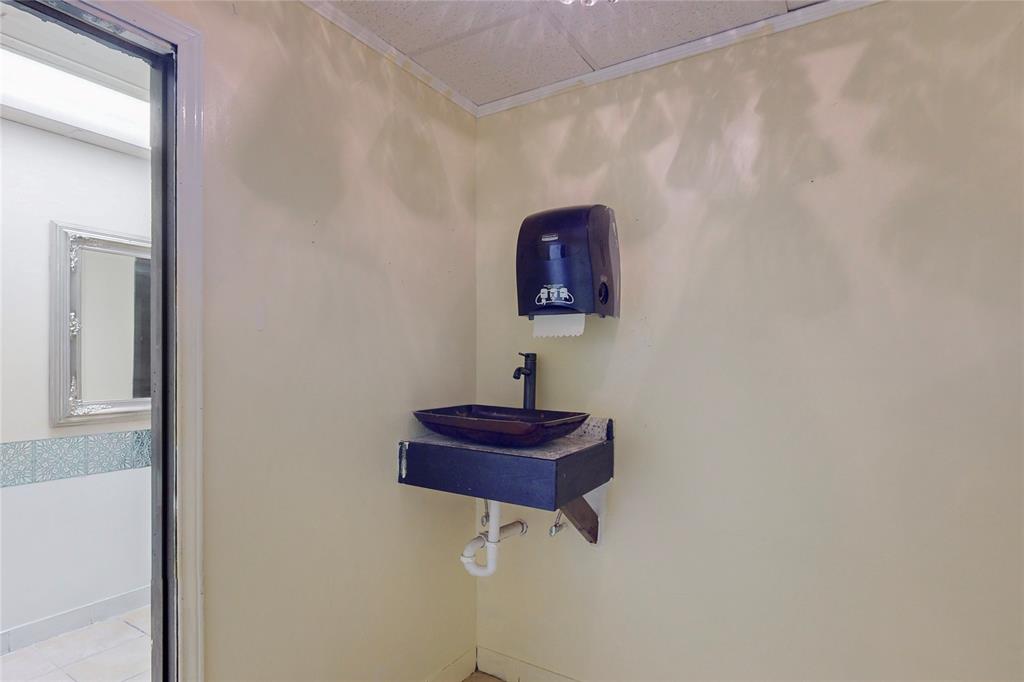 Pecan Oaks Sc Beltline-Guthrie - Commercial Lease