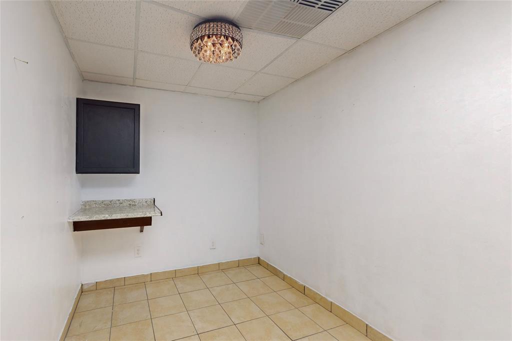 Pecan Oaks Sc Beltline-Guthrie - Commercial Lease
