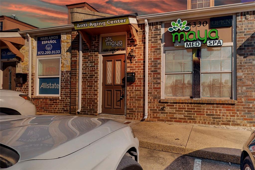 **Unit B is the one available for lease**AWESOME LOCATION FOR YOUR NEXT LOCATION**HAS RECEPTION COUNTER,7 INDIVIDUAL ROOMS,2 BATHROOMS(one is wheelchair accessible),LAUNDRY ROOM,EATING AREA,SOUND INTERCOM SYSTEM,FRONT & REAR ENTRY DOORS,GREAT LANDLORD  ,ONE BLOCK AWAY FROM I-30 & BROADWAY,5 MINUTES TO GEORGE BUSH TURNPIKE,13 MINUTES TO I-80,DINING PLACES WITHIN WALKING DISTANCE & MUCH MUCH MORE....COME SEE**