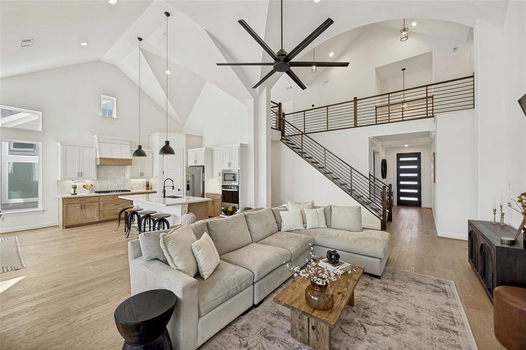 VINTAGE PLACE - Residential