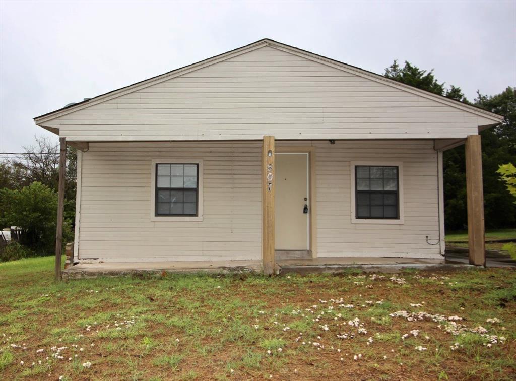 FOR LEASE! Cozy One Bedroom Home With Central Heat & Air & Vinyl Plank Flooring. City Of Weatherford Utilities. Roommates Must Qualify Separately. No Pets. No Smoking.