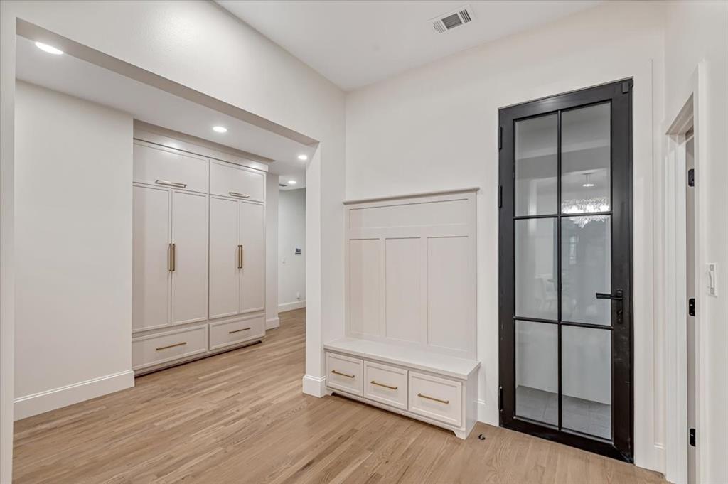 Versailles Pkwy Rev - Residential