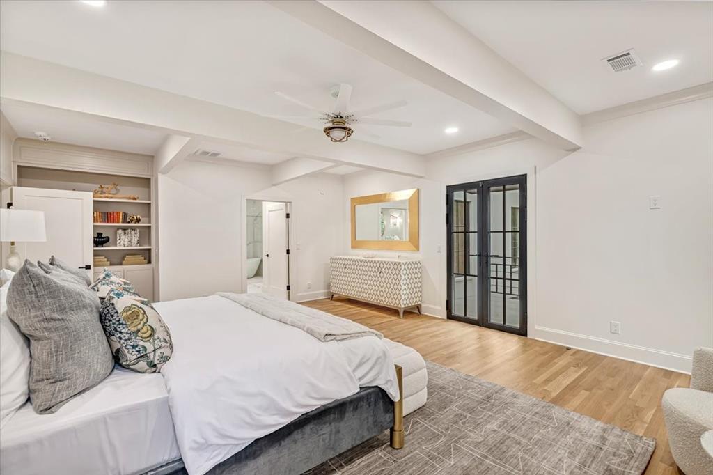 Versailles Pkwy Rev - Residential