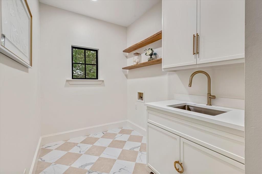 Versailles Pkwy Rev - Residential