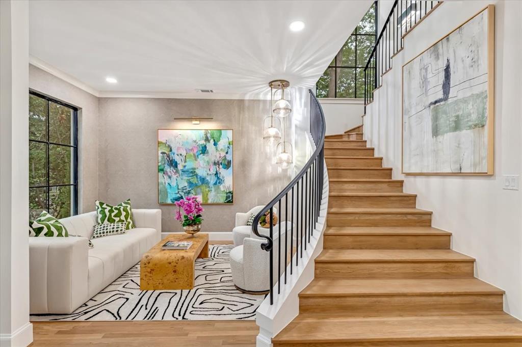 Versailles Pkwy Rev - Residential