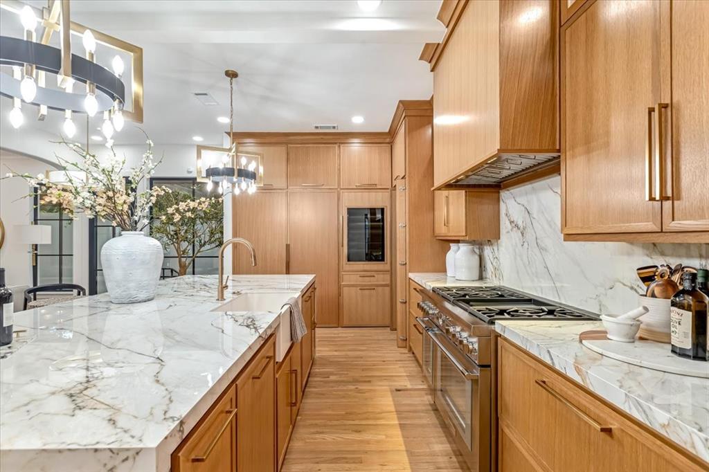 Versailles Pkwy Rev - Residential