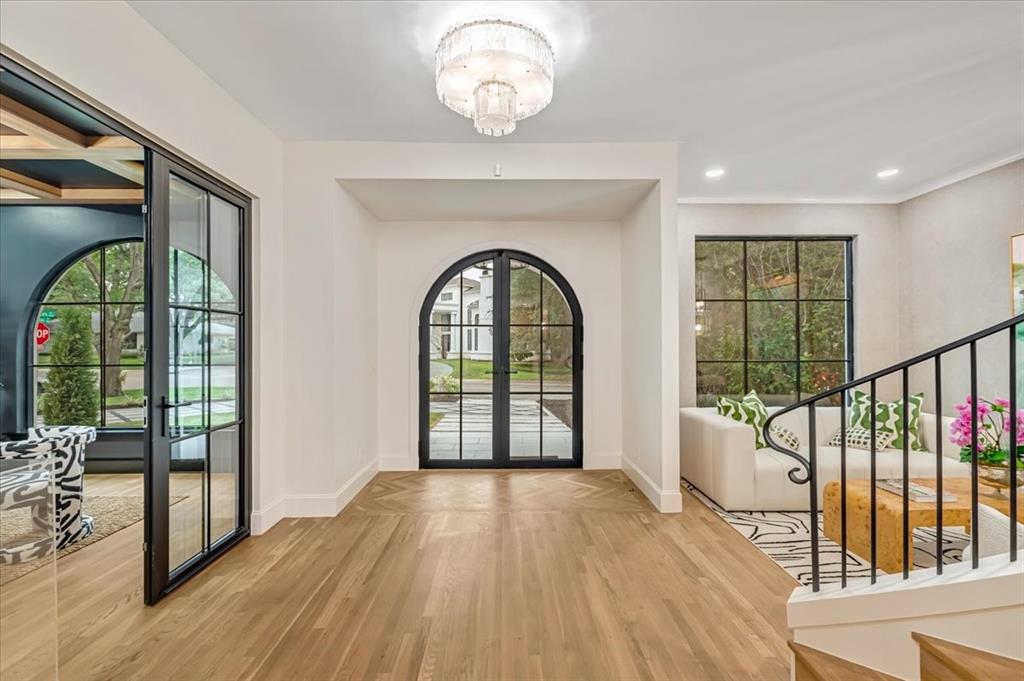 Versailles Pkwy Rev - Residential