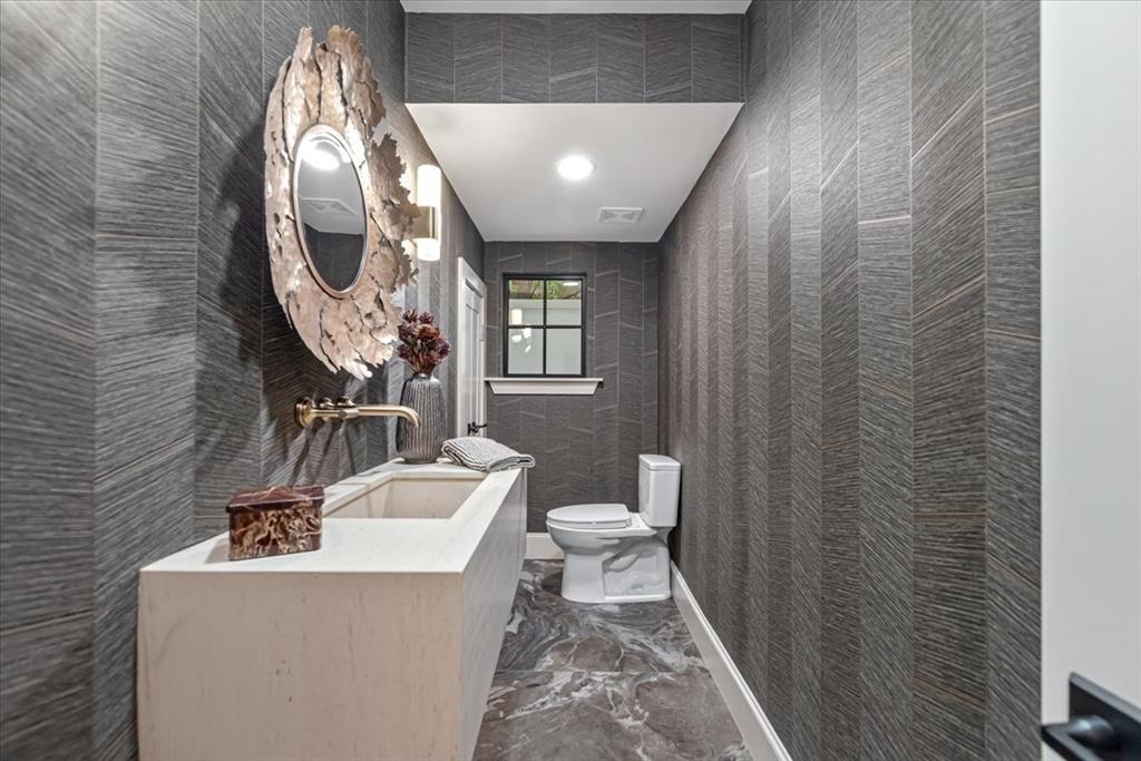 Versailles Pkwy Rev - Residential