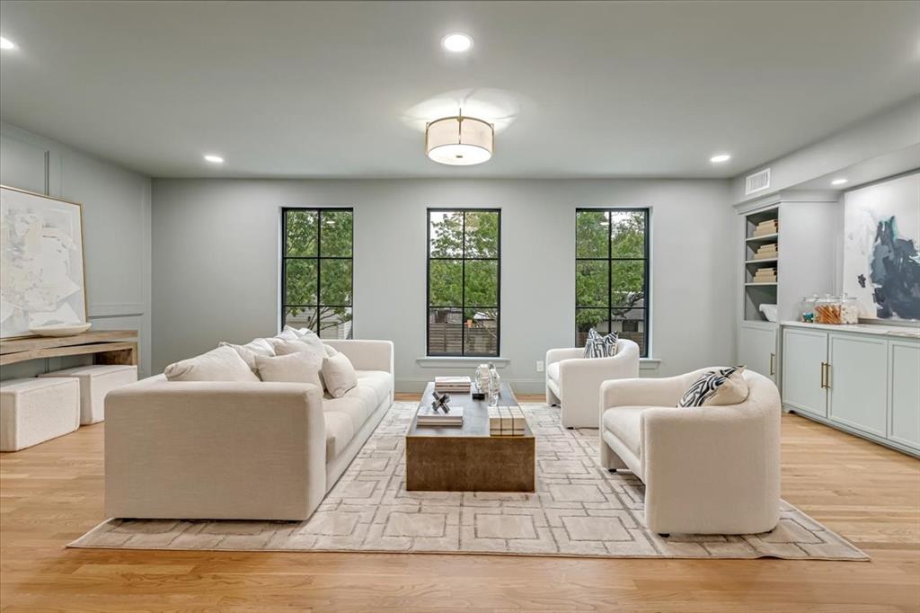 Versailles Pkwy Rev - Residential