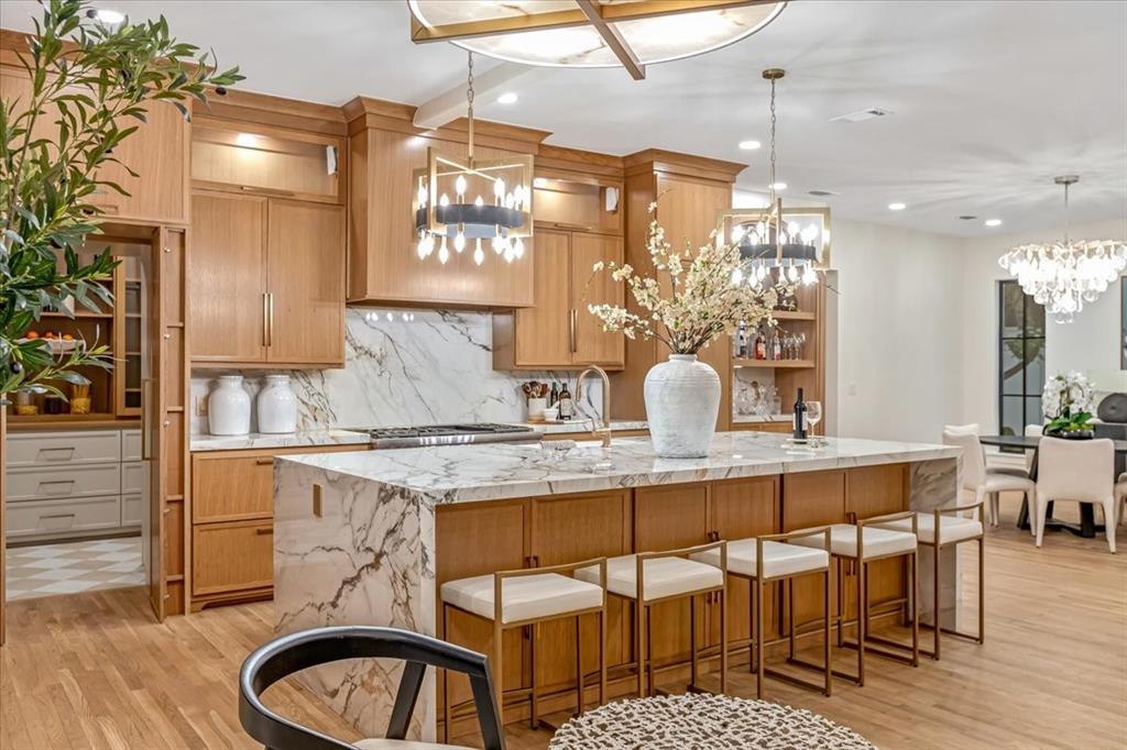 Versailles Pkwy Rev - Residential