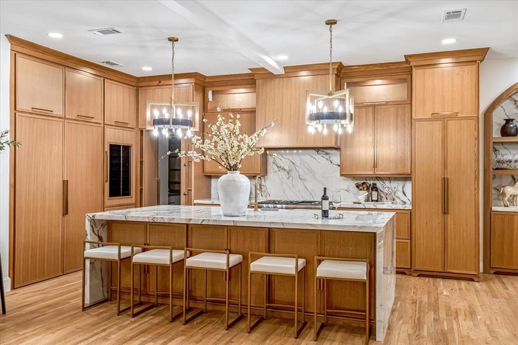 Versailles Pkwy Rev - Residential