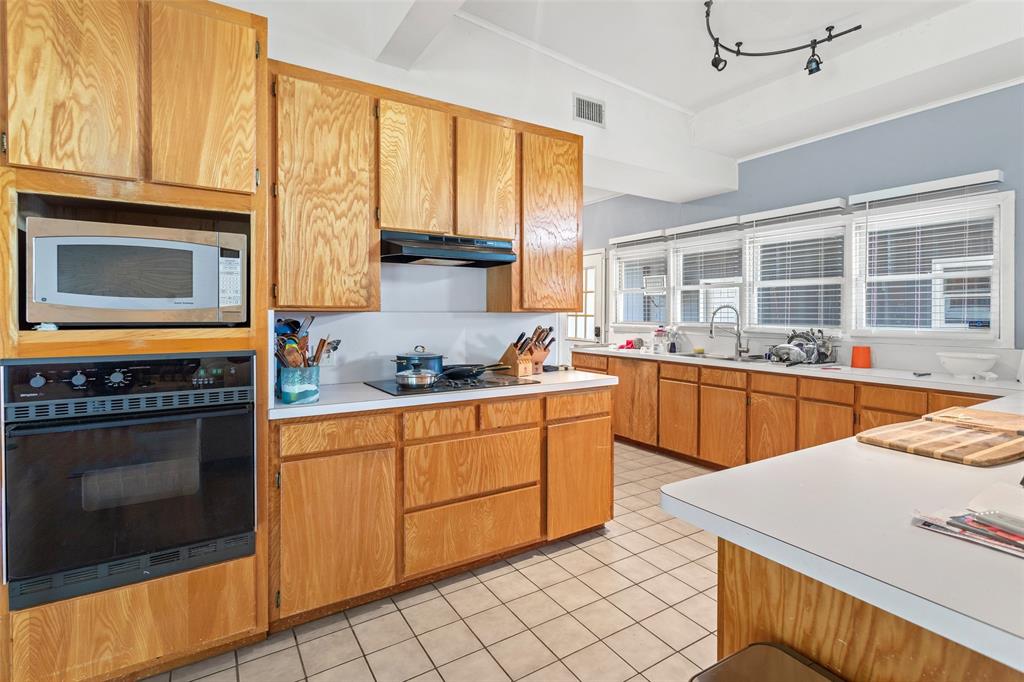 Benbrook Lakeshore Estates - Residential