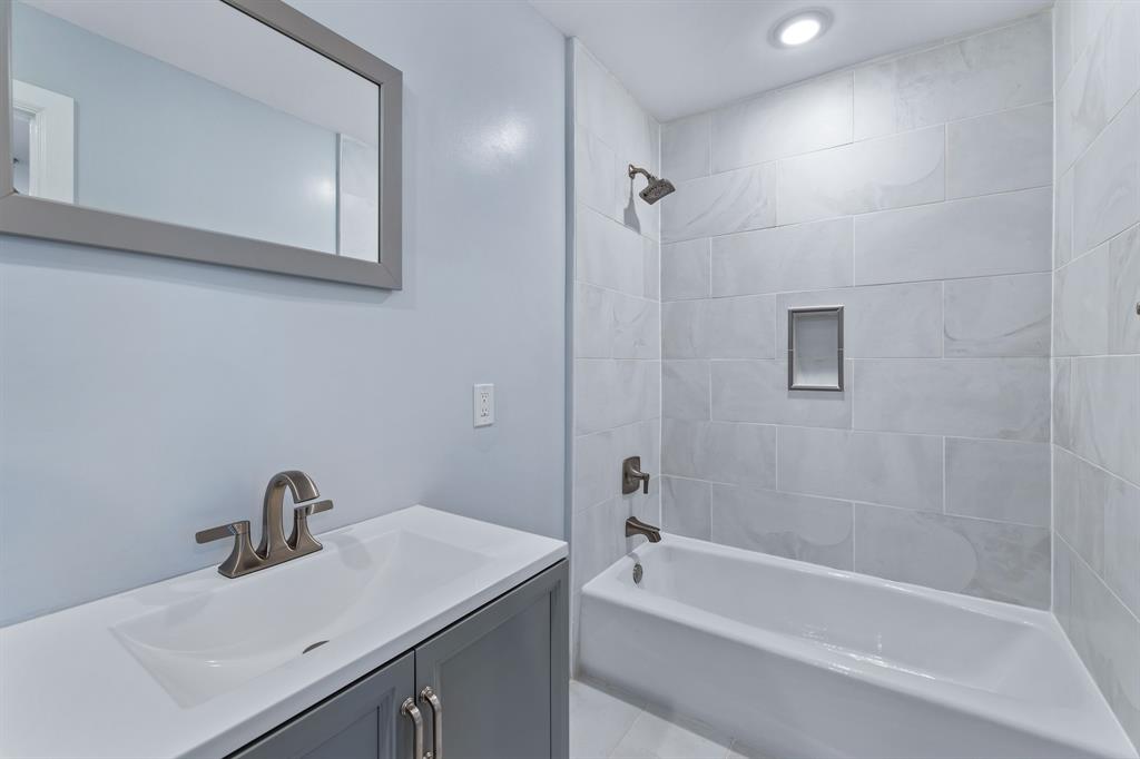 Harwood Park Twnhms Add - Residential Lease
