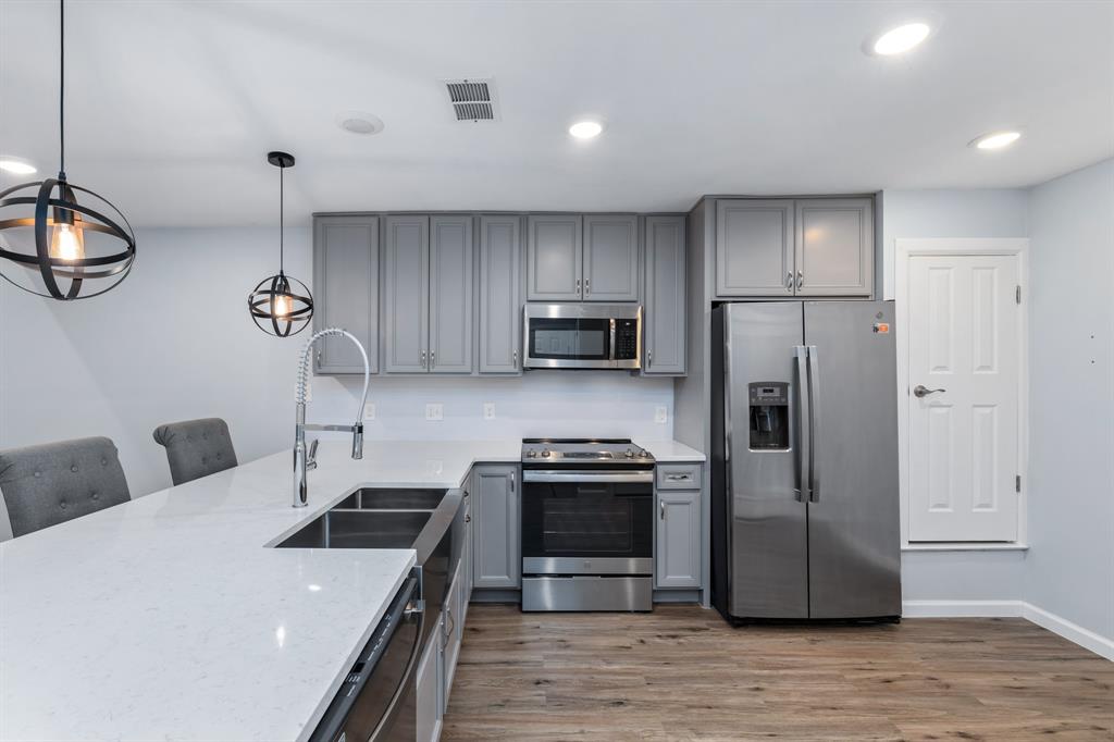 Harwood Park Twnhms Add - Residential Lease
