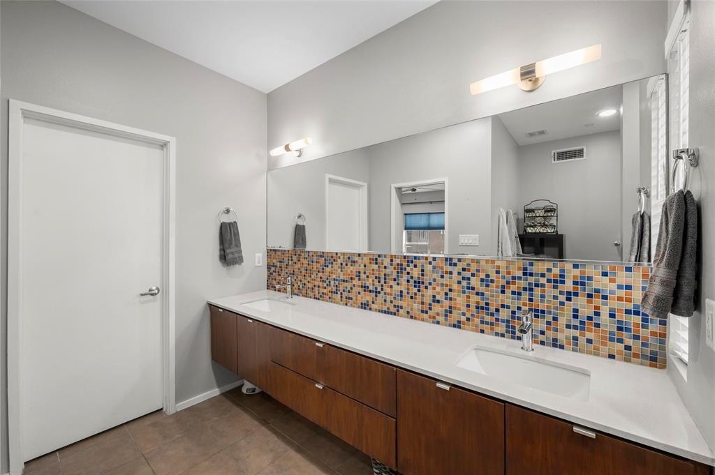 5205 Capital Condos - Residential
