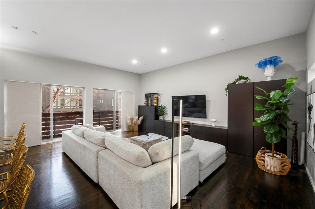 5205 Capital Condos - Residential