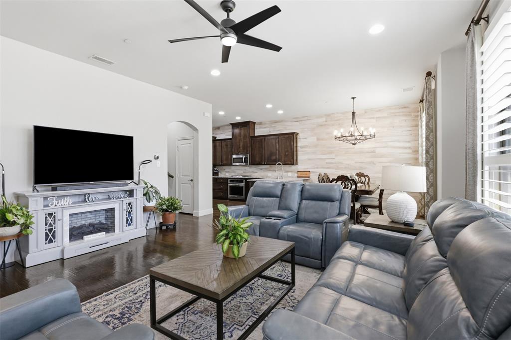 Mustang Park Ph Seven - Residential