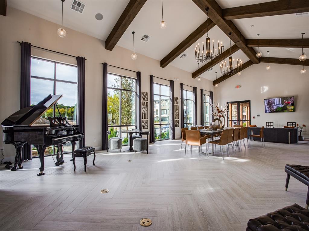 SoHo Square - Residential