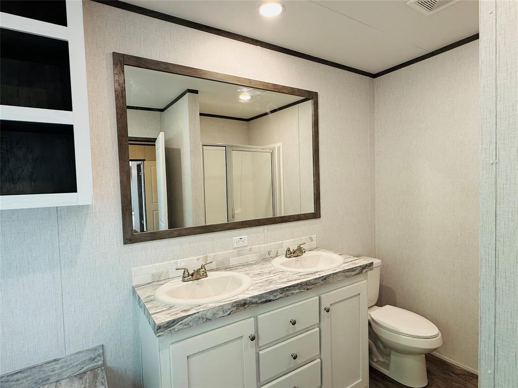 Oak Trail Shores - Residential