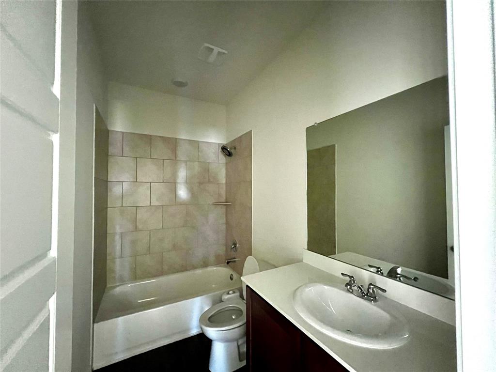 Williamsburg Ph 1b-3 - Residential Lease