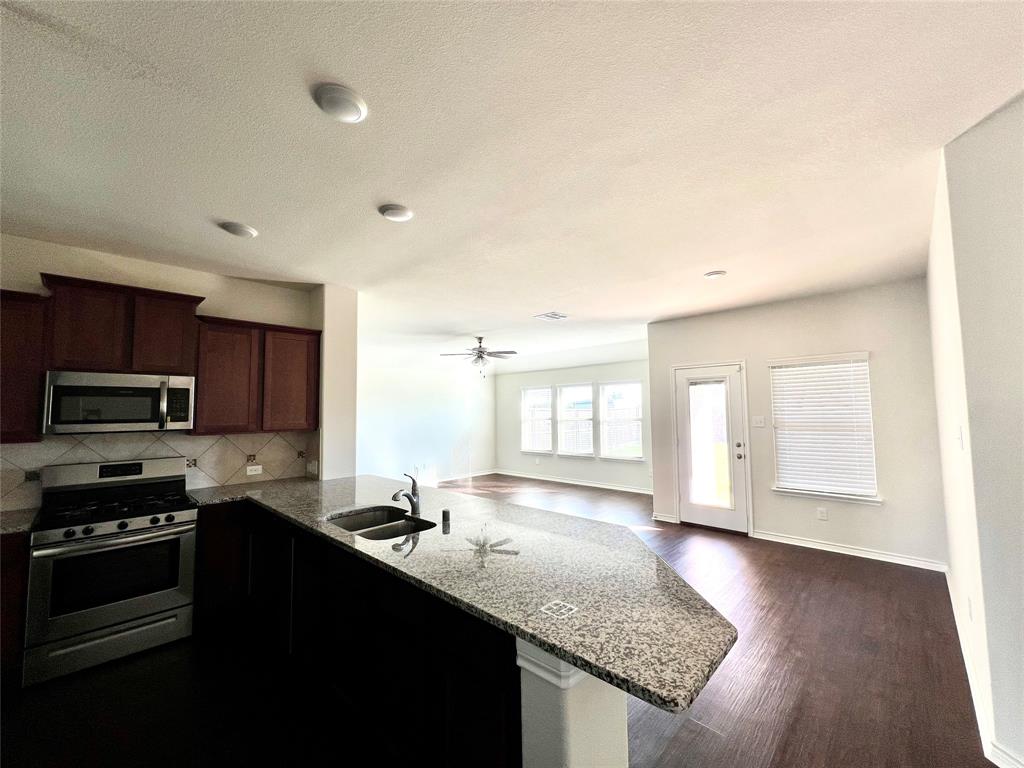 Williamsburg Ph 1b-3 - Residential Lease