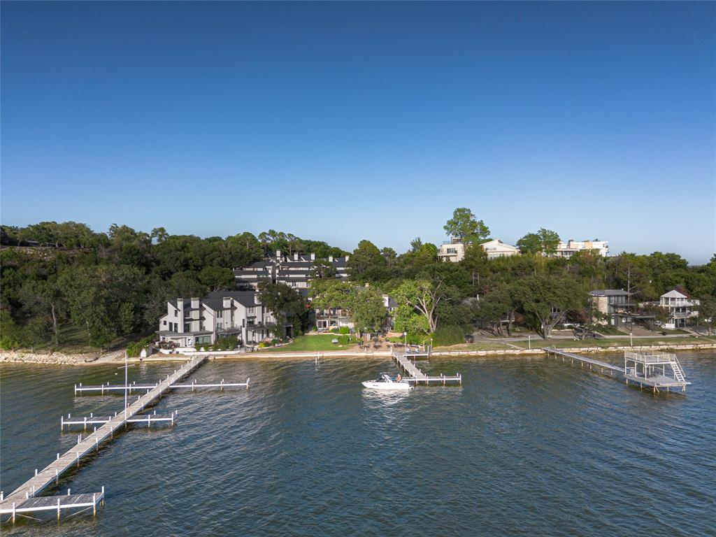 Chart House Condo The - Residential