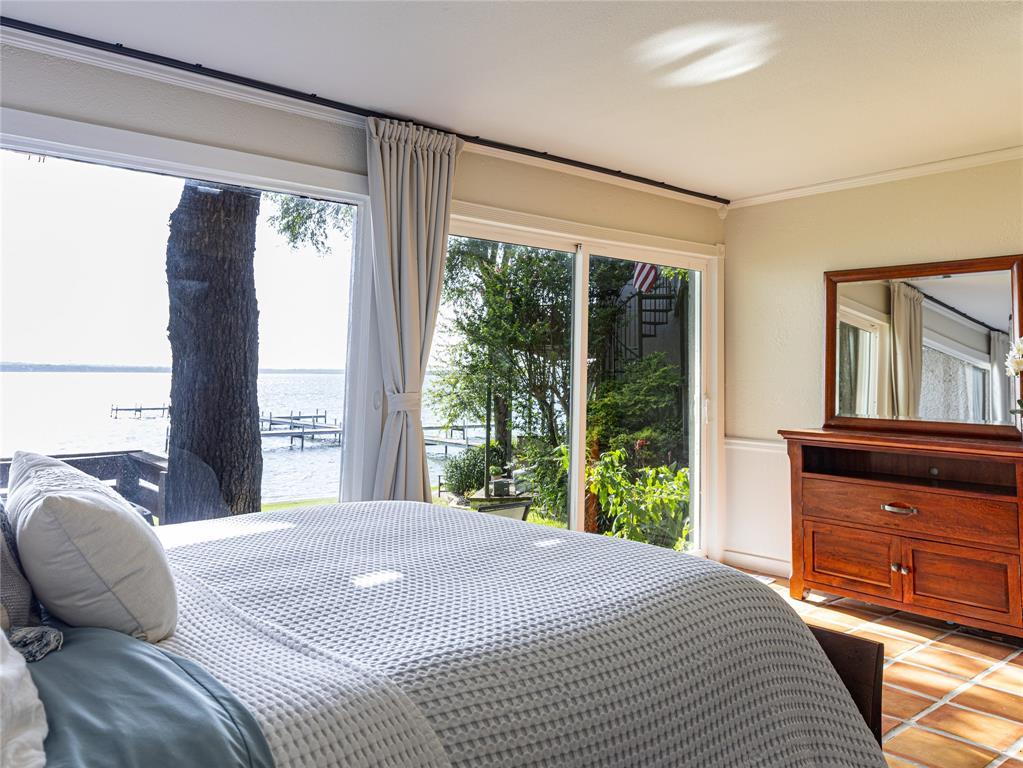 Chart House Condo The - Residential