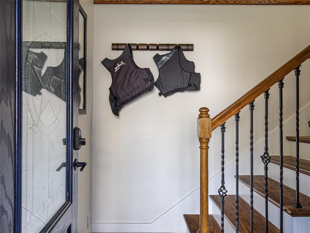 Chart House Condo The - Residential