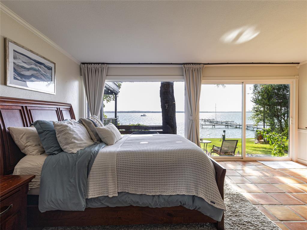 Chart House Condo The - Residential